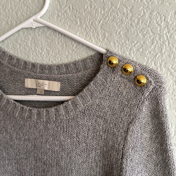 Go button gray sweater - Picture 2 of 5